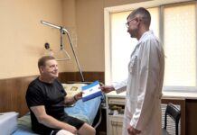 Диво медицини в Запоріжжі: пацієнт із пересадженим серцем знову став на ноги після унікальної операції