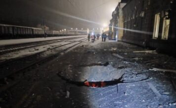 Як виглядає пошкоджений ударом РФ вокзал у П’ятихатках: в «Укрзалізниці» показали наслідки