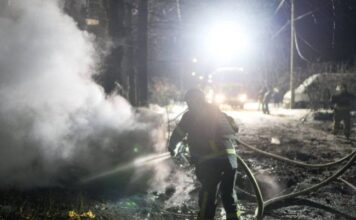 Росіяни вдруге за день атакували Запоріжжя: пошкоджена багатоповерхівка