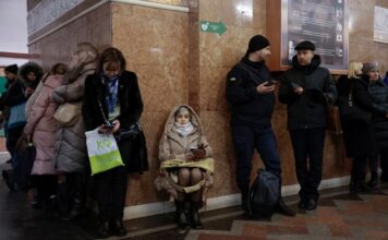 У Києві лунають вибухи, столицю атакують дрони