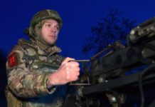 У Миколаєві пролунали вибухи на тлі ракетної атаки