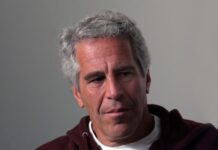 У США заявили, що Трамп нібито зник із нових файлів Епштейна