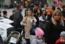 Українці в Польщі купують квартири й рідше переказують гроші додому: нове дослідження