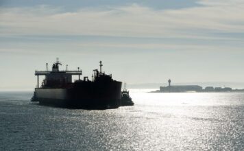 Венесуела відправила військові кораблі супроводжувати нафтові судна після заяв США