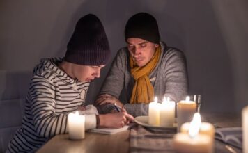 Блекаут у Молдові: сусідня країна залишилася без світла через збій в Україні