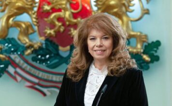 Болгарію вперше очолила жінка: хто став новим президентом