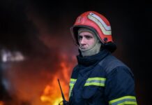 Дніпро під атакою дронів: є поранені та руйнування