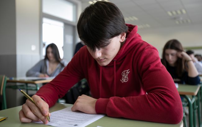 НМТ не обов’язкове: МОН готує зміни для українських вступників з-за кордону_695e4c4edde60.jpeg