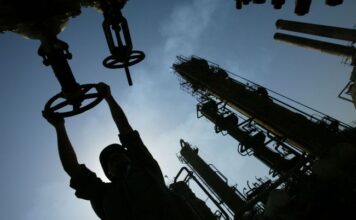 США дозволили своїм компаніям видобувати та експортувати венесуельську нафту