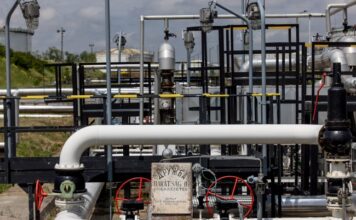 Транзит російської нафти через Україну обвалився до історичного мінімуму